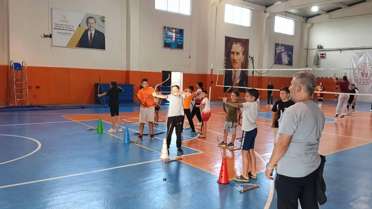 Geleneksel Türk okçuluğu Sarıgöl'de canlanıyor
