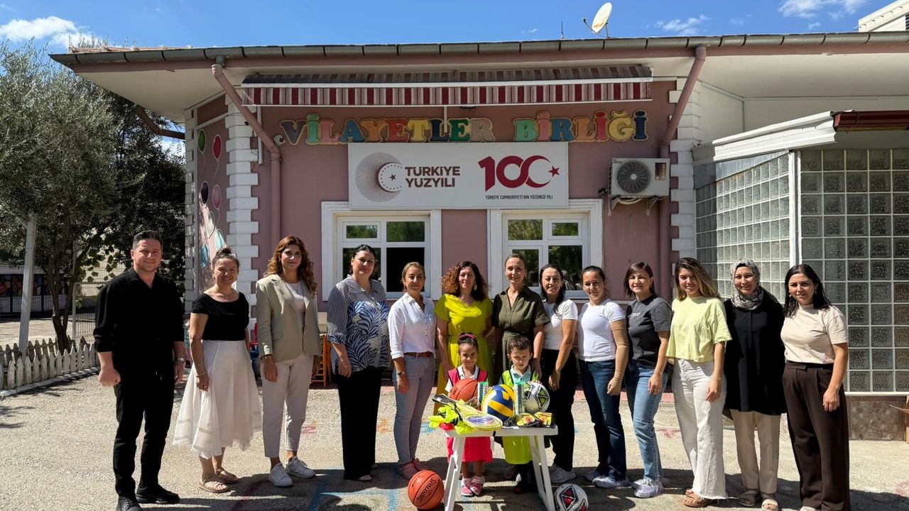 Yunusemreli minikler büyüklerine örnek oldu