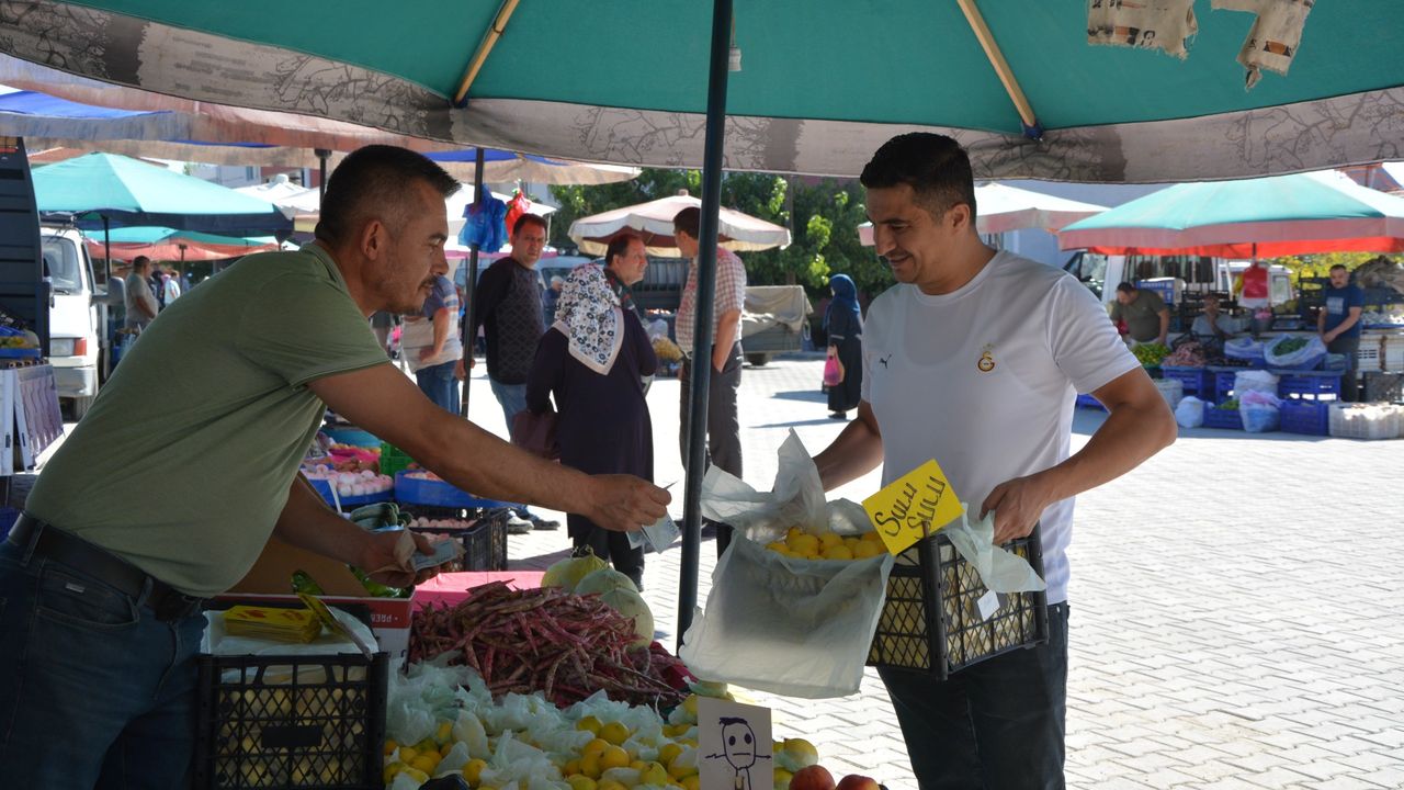 Demirci'de ilk kez semt pazarı kuruldu