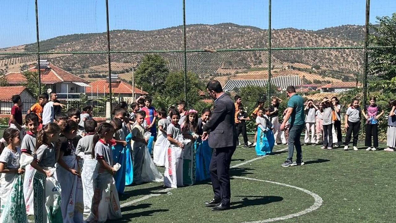 Okul bahçesi şenlik alanına döndü