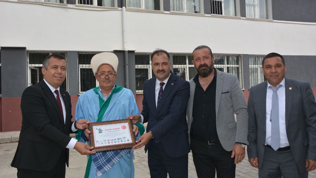 Demirci'de yılın ahisi seçildi