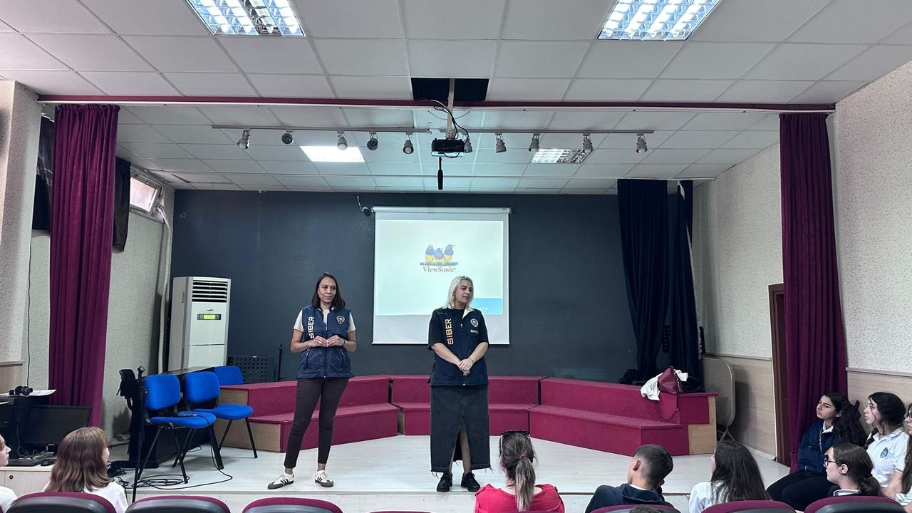 SİBERAY ile gençler siber suçlara karşı bilinçlendirildi