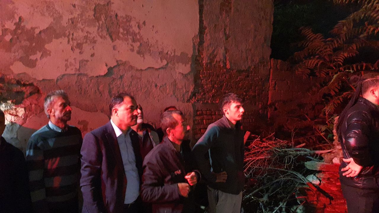 Demirci'de ev yangını