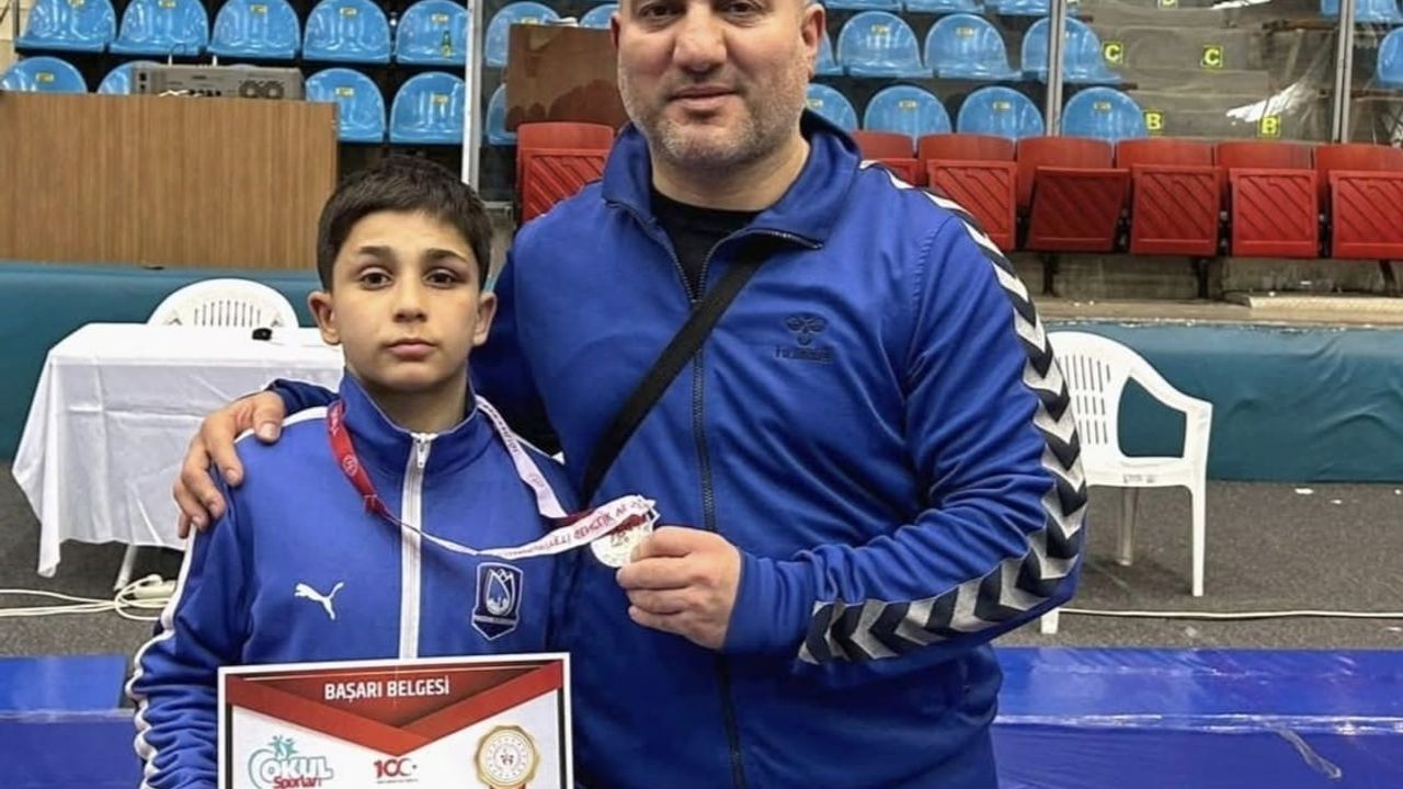 Yunusemreli güreşçi milli takım kampına davet edildi