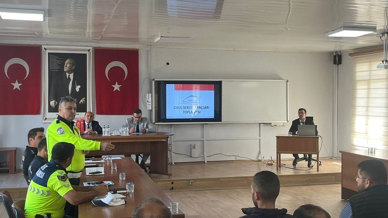 Sarıgöl'de okul servislerine yönelik toplantı