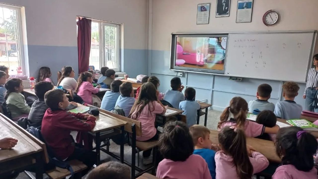 Sarıgöl'de ilkokul öğrencilerine ağız ve diş sağlığı eğitimi