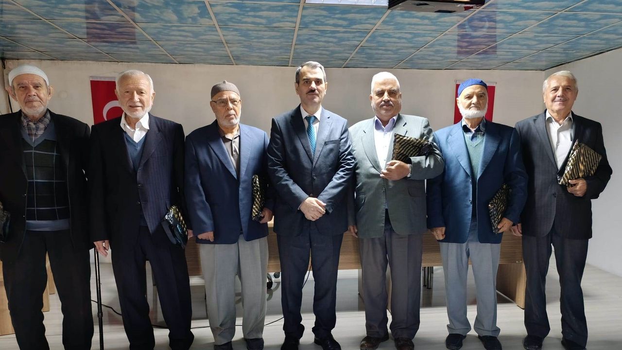 Selendi'de emekli imamlar unutulmadı