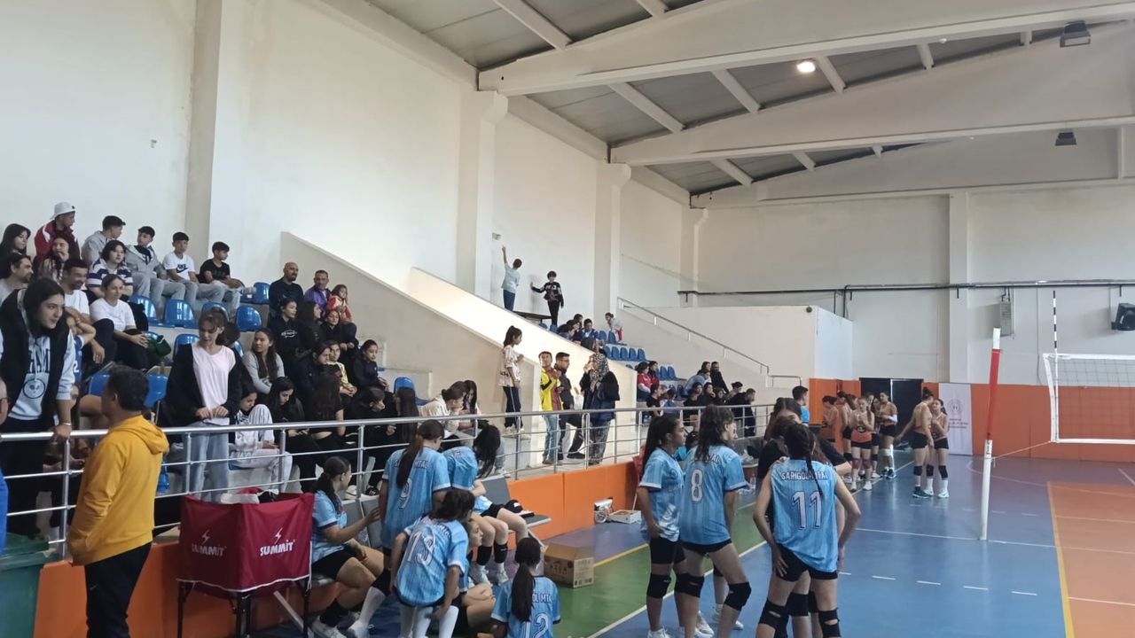 Sarıgöllü kızlar lige mağlubiyetle başladı