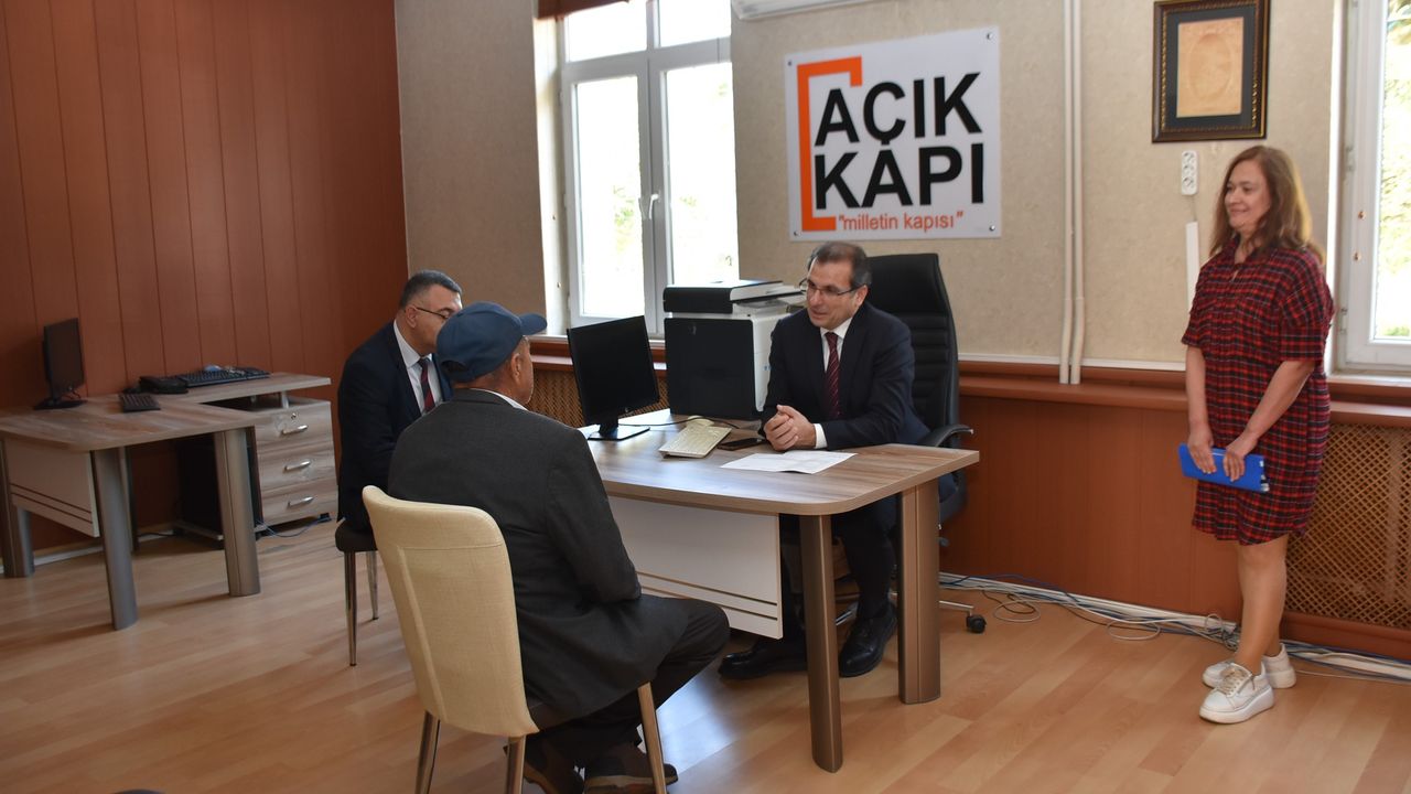 Salihli Kaymakamı Güldoğan vatandaşları dinledi