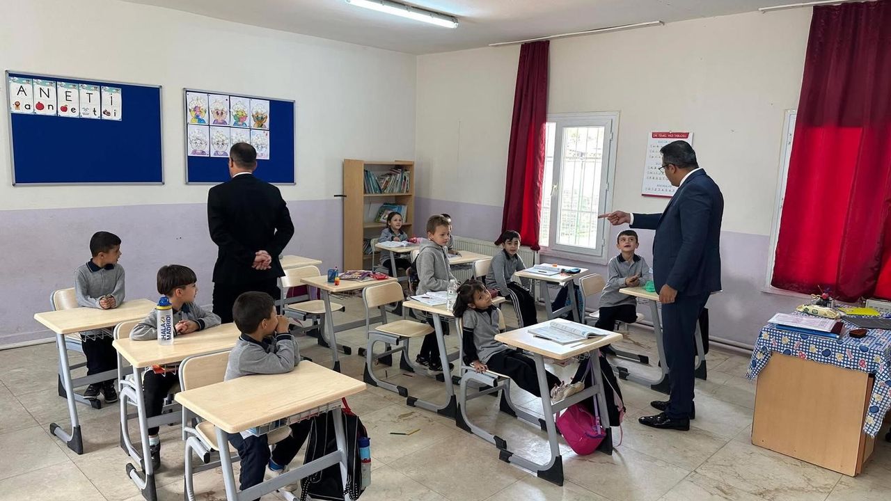 Kaymakam Dalak'tan okullarda inceleme
