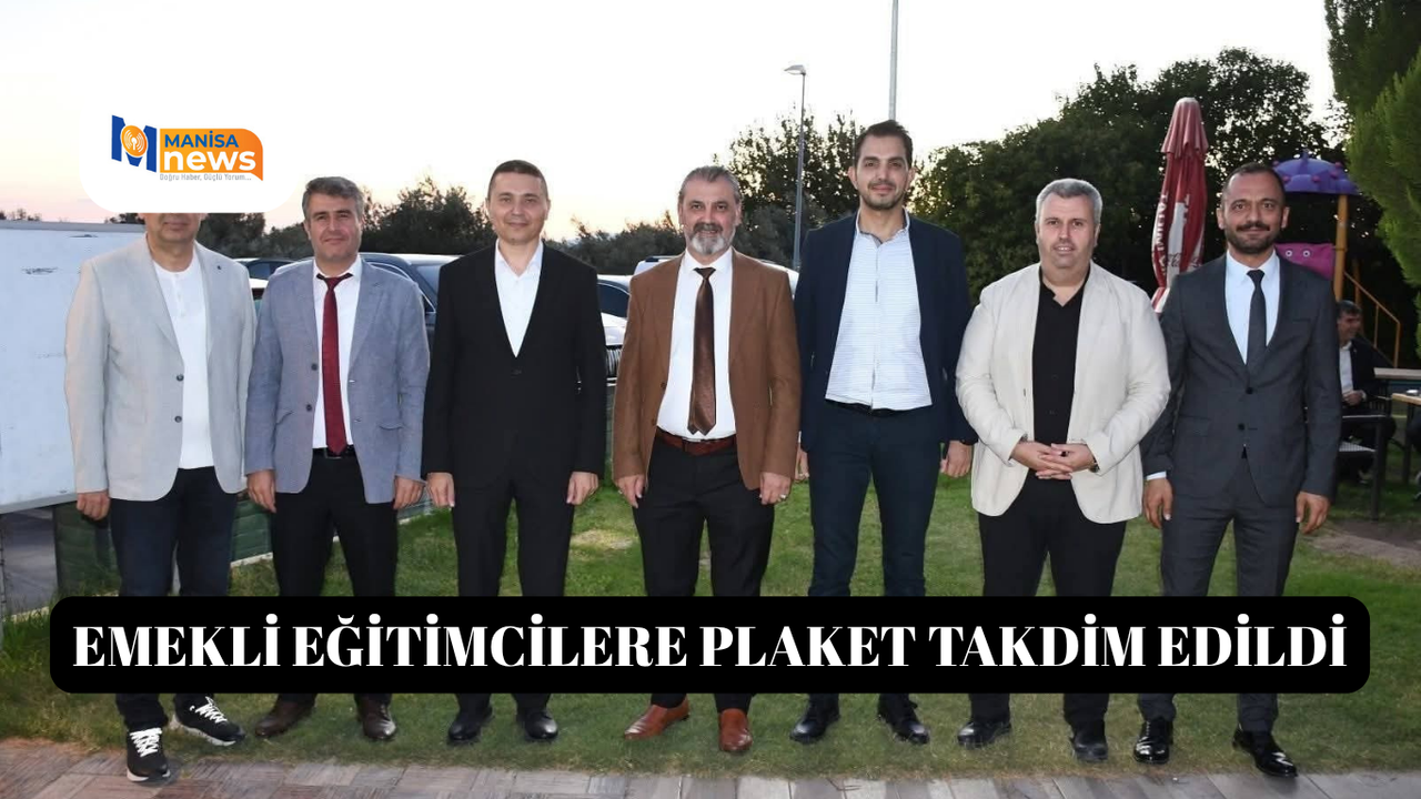 Emekli eğitimcilere plaket takdim edildi