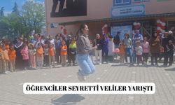 Öğrenciler seyretti veliler yarıştı