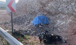 Manisa'da motosiklet yoldan çıktı: 1 ölü, 1 yaralı