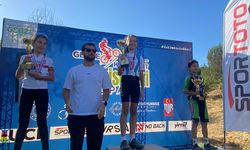 Akhisarlı pedallar Gebze'de kürsüye çıktı