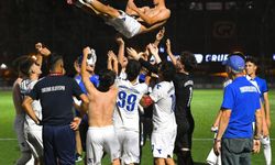 Yunusemre'nin U17'leri İzmir'de şampiyon oldu