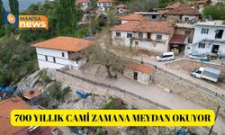 700 yıllık cami zamana meydan okuyor