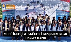 MCBÜ İletişim Fakülteli genç mezunlar hayata hazır