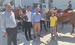 Baybatur Selendi’de esnaf ve partililerle buluştu