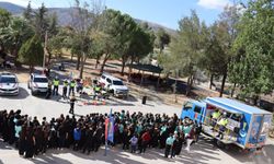 Akhisar'da öğrencilere trafik eğitimi verildi
