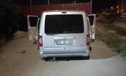 Polis ile ehliyetsiz sürücü arasında kovalamaca