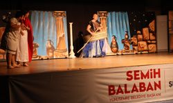 "Hades'e Yolculuk" tiyatro severlerle buluştu