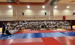 Salihli'de 250 judocu kemer sınavında ter döktü