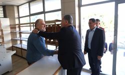 Başkan Balaban esnafın taleplerini yerinde dinliyor