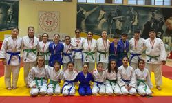 Salihli’nin yıldız judocuları il birinciliğinde madalyaları topladı