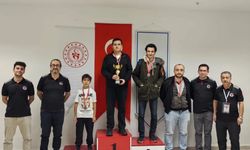 Yunusemreli satranççı Enes Kaya’dan Eskişehir’de namağlup şampiyonluk