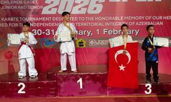 Alaşehirli karateciler Bakü’de madalyaları kaptı