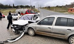 Kula'da yarım saat arayla iki kaza: 5 yaralı