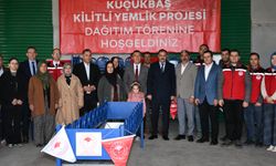 Demirci'de küçükbaş üreticilerine "Kilitli yemlik" desteği