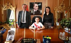 Başkan Balaban 23 Nisan'da koltuğunu çocuklara devretti