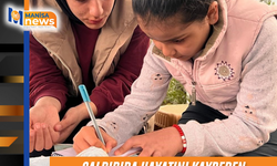 Saldırıda hayatını kaybeden öğrencilerin mezarlarına bırakılan notlar duygulandırıyor