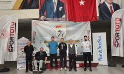 Manisalı Samet Akça'dan Türkiye Şampiyonası'nda madalya yağmuru