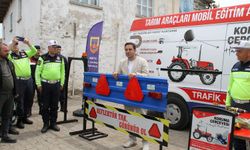 Kula’da çiftçilere trafik güvenliği eğitimi