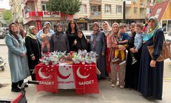 Saadet'in Anneler Günü buluşmasına yoğun ilgi