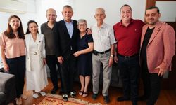 Özgür Özel'den Anneler Günü'nde duygu dolu ziyaret