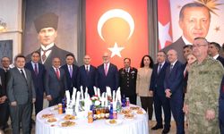 Manisa protokolü bayramlaştı