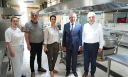Turgutlu'da aşevine 12 ton 400 kiloluk kurban bağışı