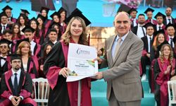 Vali Özkan’dan yeni hekimlere dikkat çeken mesajlar