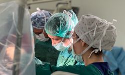 Manisa'da tarihi ameliyat: Beyin piliyle gelen ikinci hayat