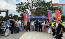Salihli'de motosiklet sürücülerine kask dağıtıldı