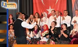 İlçe protokolünden konserde canlı performans sürprizi
