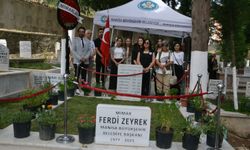 Mimarlar Odası Ferdi Zeyrek'i kabri başında andı
