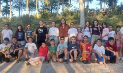 Sarıgöl'de 4 yıl boyunca okuttuğu eski öğrencileriyle buluştu