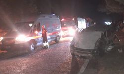 Manisa'da otomobil ile traktör çarpıştı: 2'si ağır 4 yaralı