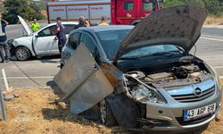 Otomobiller kavşakta çarpıştı: 1 yaralı