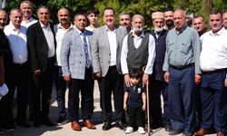Manisa Büyükşehir Belediyesi mahallelilerin sorunlarını dinliyor