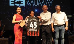 Turgutlu'da binlerce kişi Ece Mumay'la coştu
